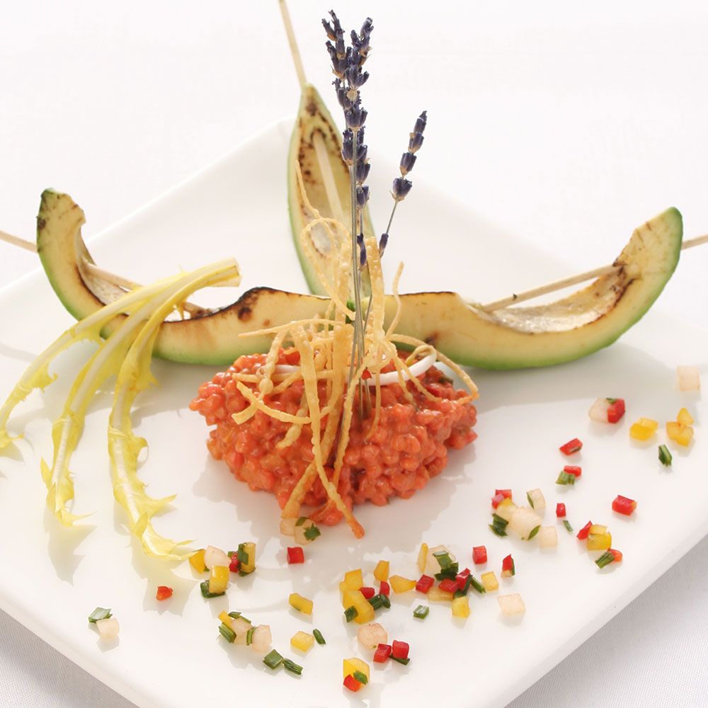 Ein Teller mit einer Mahlzeit